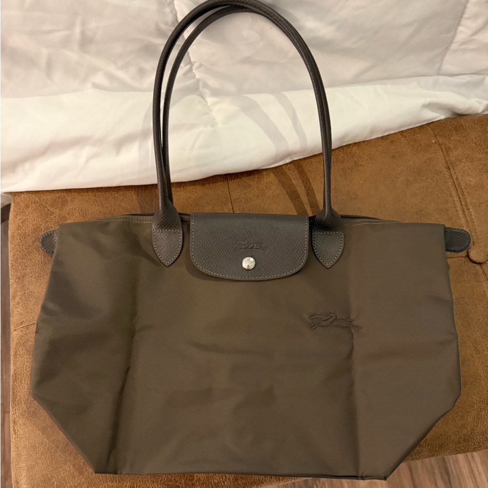 Longchamp Le Pliage Medium (color terra)